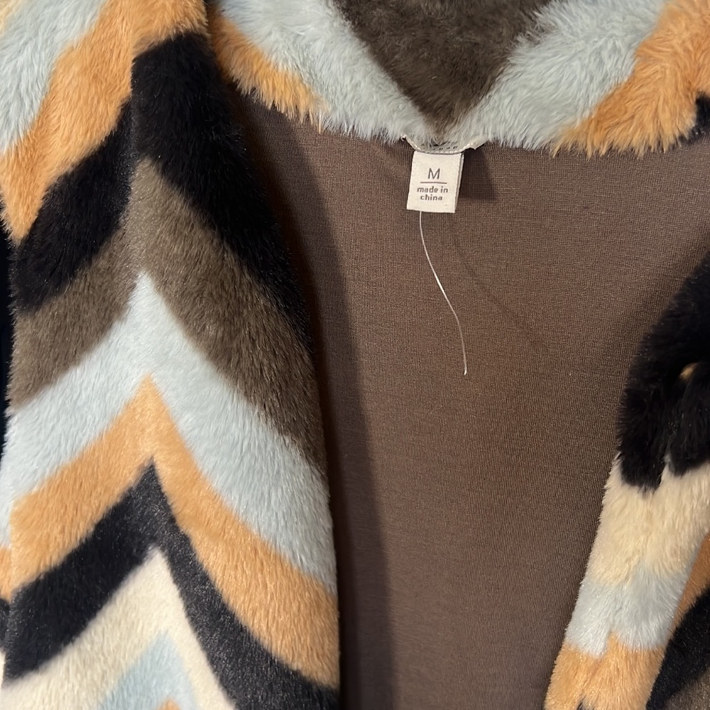 Cozy, Fun, Retro, Multicolored Zig Zag Chevron Fa… - image 2